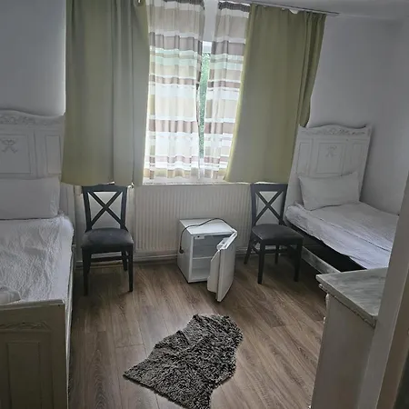 Georgiana Apartments 2-2